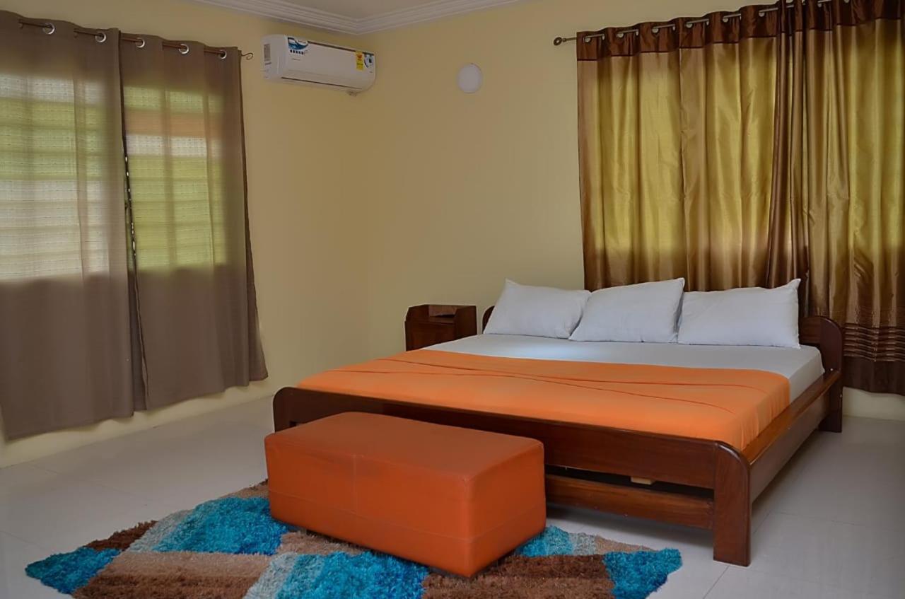 Hotel Loreto كيب كوست المظهر الخارجي الصورة