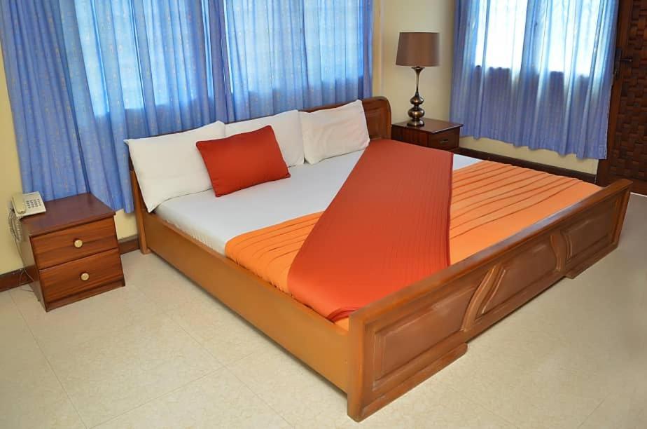 Hotel Loreto كيب كوست المظهر الخارجي الصورة