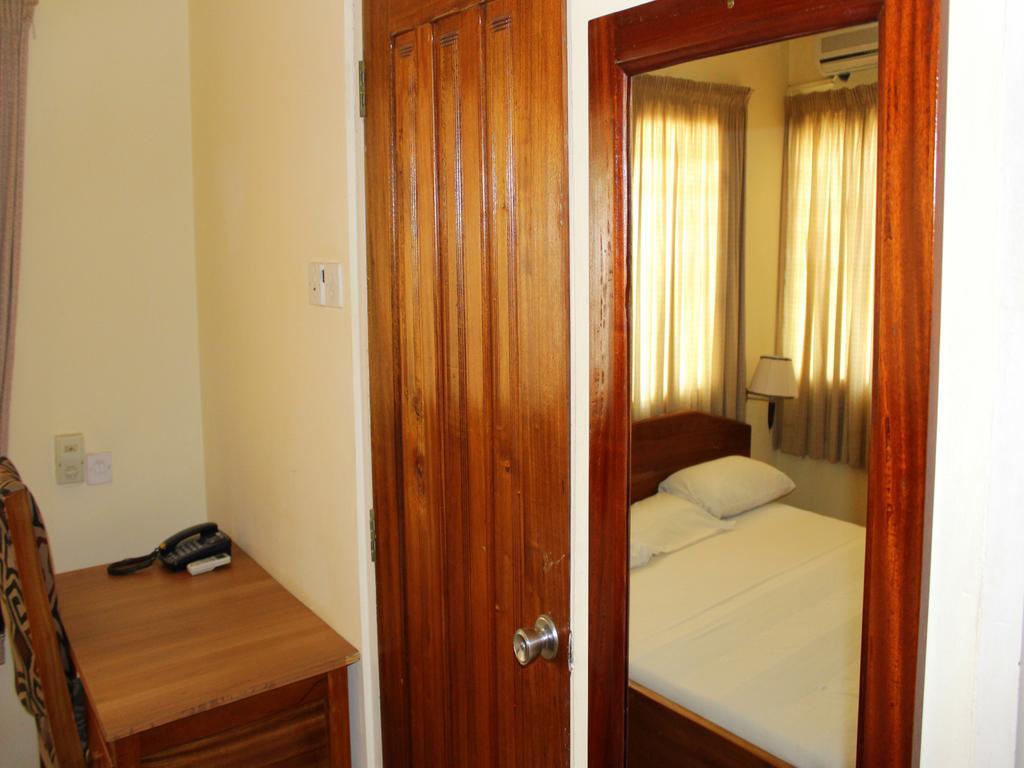 Hotel Loreto كيب كوست المظهر الخارجي الصورة